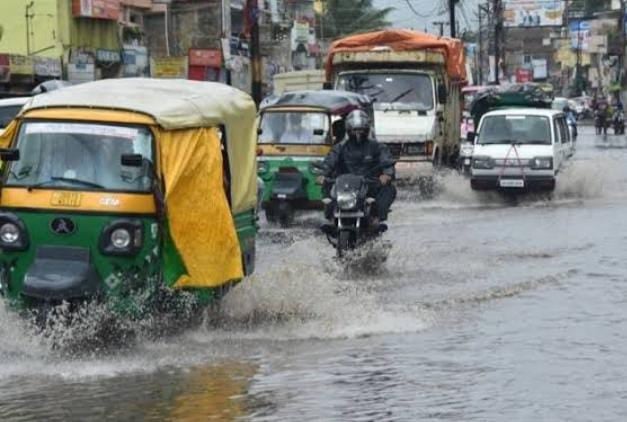 Weather Alert:झारखंड में मॉनसून ने मचाया भौकाल, आज इन 10 जिलों में भारी बारिश के साथ वज्रपात और आंधी तूफ़ान का अलर्ट