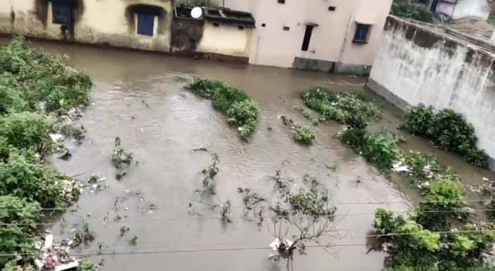 Weather Alert:पूर्वी सिंहभूम में बाढ़ और बारिश का तांडव,स्कूल कॉलेज को बंद करने का निर्देश,इन 5 जिलों के लोग आज रहें अलर्ट