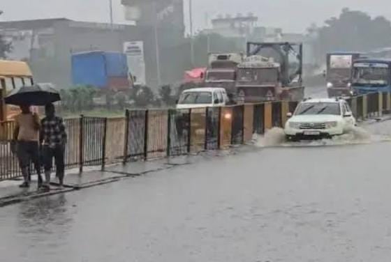 Weather Alert: झारखंड में 3 दिन और सताएगी बारिश, आज इन जिलों के लोगों को सावधान रहने की हिदायत