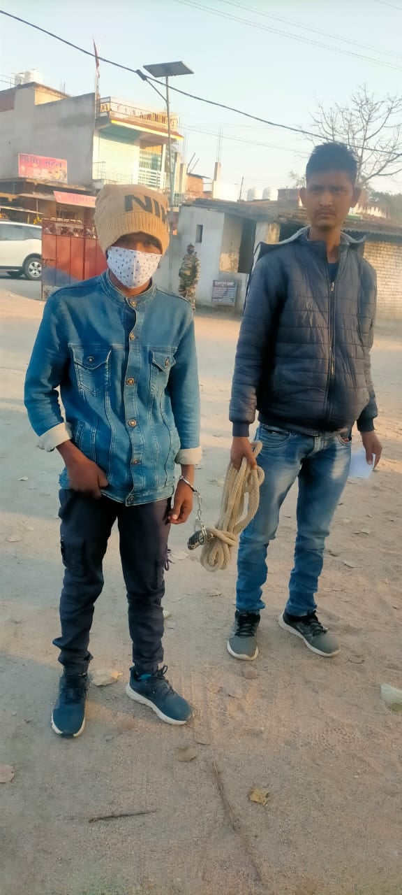 अवैध हथियार लेकर डांस करना युवक को पड़ा महंगा, गया जेल