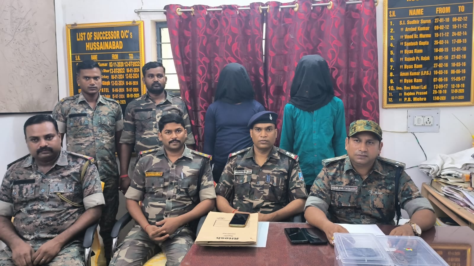 हुसैनाबाद में वाहन चेकिंग के दौरान हथियार के साथ बिहार के दो युवक गिरफ्तार, देसी कट्टा और गोली बरामद