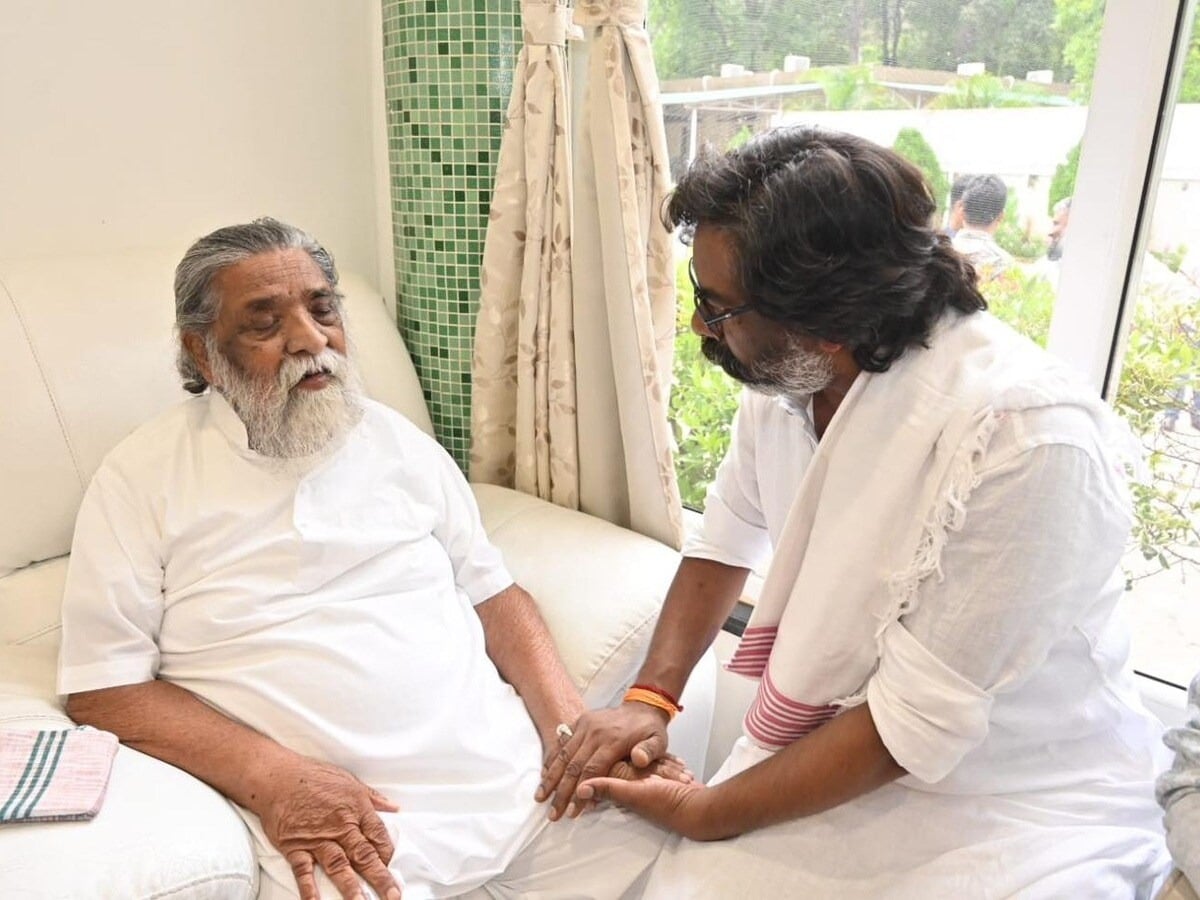 BREAKING: कैबिनेट की बैठक के बाद सीएम हेमंत दिल्ली रवाना