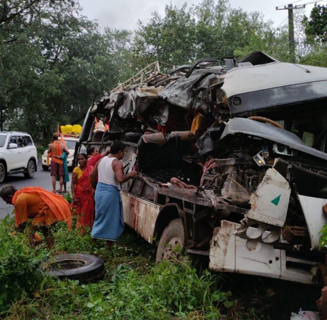 कांवड़ियों से भरी बस हादसा मामला-विधायक ने सांसद को मौत पर राजनीति नही करने की दी सलाह