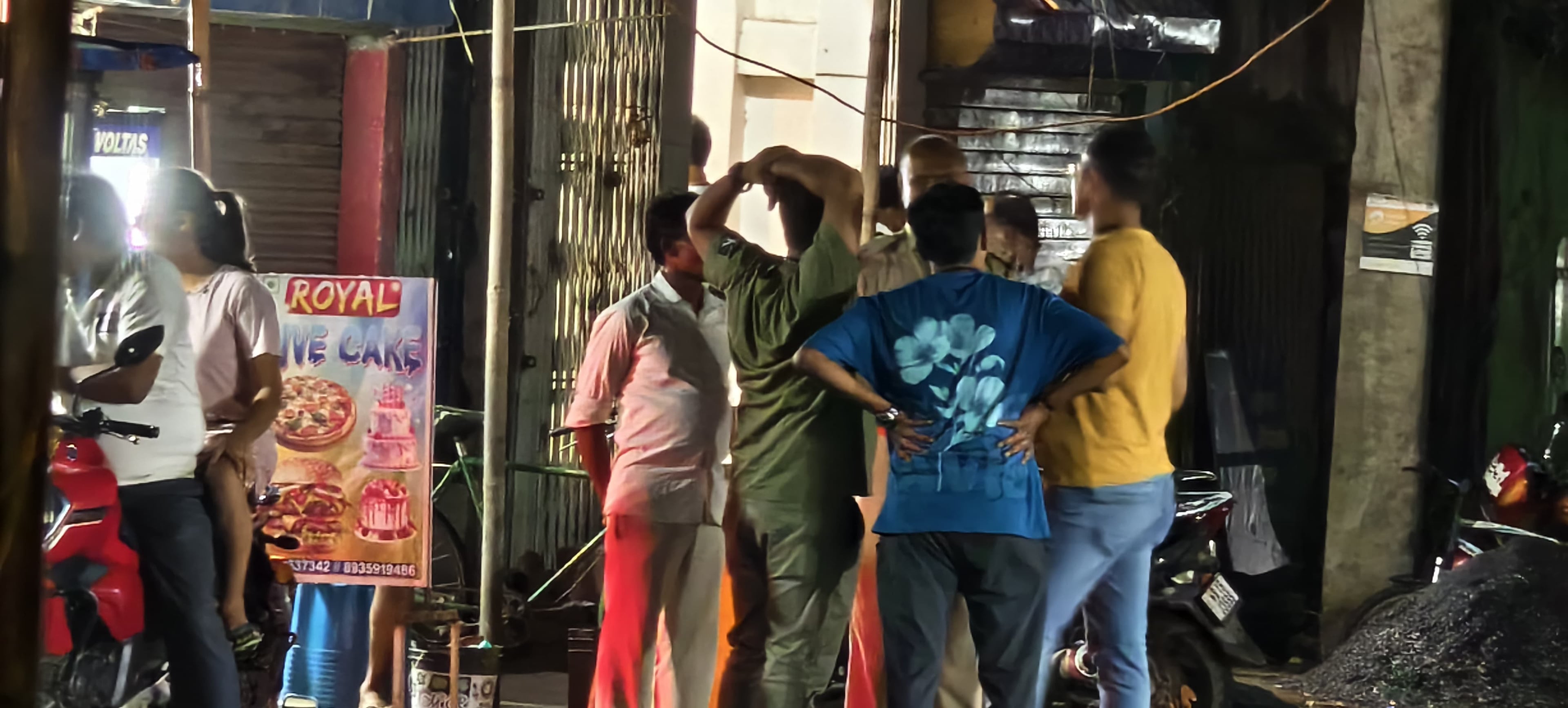 BREAKING: यूपी इनकम टैक्स अधिकारी के घर में हुई चोरी का पाकुड़ जिले में मिला सुराग, क्राइम ब्रांच ने ज्वेलरी दुकान से बरामद किया चोरी का सोना