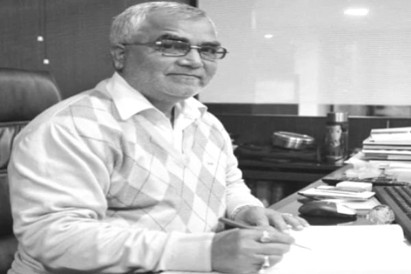 पत्रकारिता जगत को बड़ा झटका, नहीं रहें वरिष्ठ पत्रकार हरिनारायण सिंह