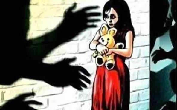 शिक्षा के मंदिर में महापाप! दरिंदे प्रिंसिपल ने बच्ची को बनाया हवस का शिकार, पढ़े पूरा मामला