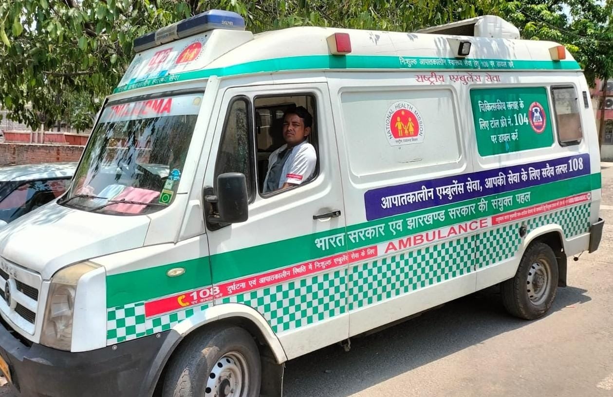 झारखंड में 108 एम्बुलेंस सेवा : रामचंद्र चंद्रवंशी से लेकर इरफान अंसारी तक क्यों सवालो में, पढ़िए