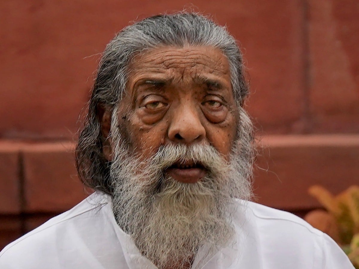 दिशोम गुरु के अंतिम दर्शन कर रहे हैं लोग, पैतृक गांव नेमरा में साढ़े तीन बजे होगी अंत्येष्टि, राहुल गांधी, खड़गे और तेजस्वी रहेंगे मौजूद