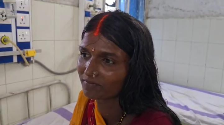 वाह हिम्मत हो तो ऐसी!मवेशी चरा रही महिला को अचानक सांप ने डंसा फिर उसने किया कुछ ऐसा कि हैरान रह गए लोग