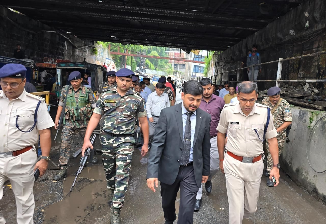 Dhanbad : 2-0 और 3-0 के बीच समस्या बने अंडर पास पर तत्काल आयरन शीट पर चलेंगे वाहन, पढ़िए क्यों हुआ यह निर्णय !