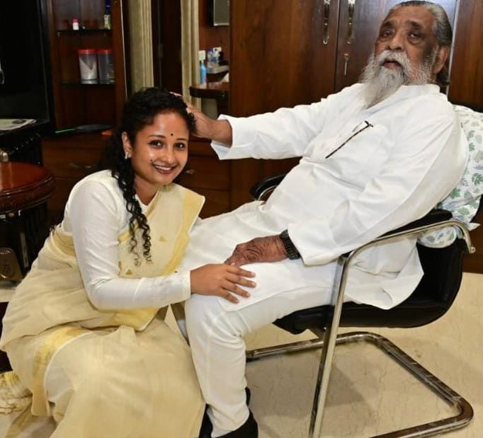 आप सिर्फ मेरे ससुर नहीं थे, आप झारखंड के बाबा थे.... गुरुजी के निधन पर हेमंत के बाद अब कल्पना ने लिखा भावुक पोस्ट, पढ़िए