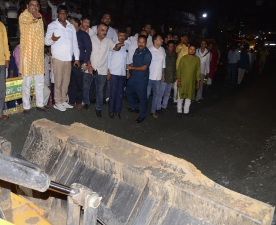 Dhanbad का गया पुल अंडरपास-ऐसी राजनीति ठीक नहीं है साहब, जनता को सुविधा चाहिए पर मिलेगा कैसे !