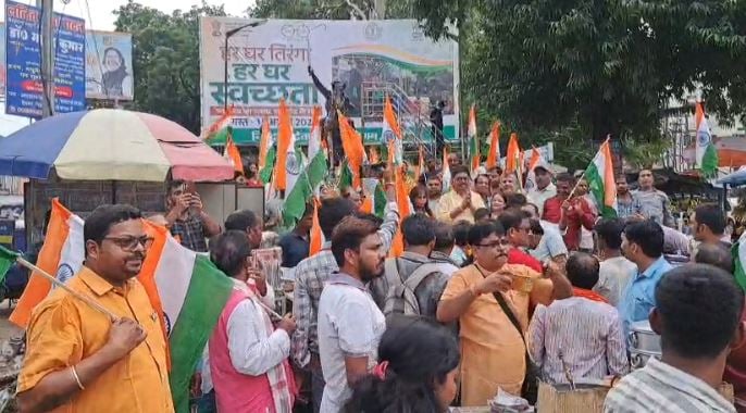 देवघर में दिखा भाजपा की तिरंगा यात्रा को जोश, भारत माता की जयकारों के साथ निकाली गई यात्रा