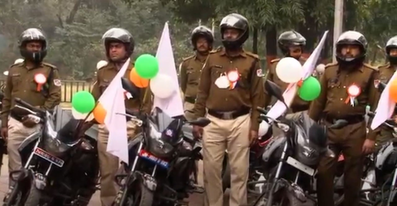 आजादी के अमृत महोत्सव पर आरपीएफ की बाइक रैली को डीआरएम ने हरी झंडी दिखाकर किया रवाना