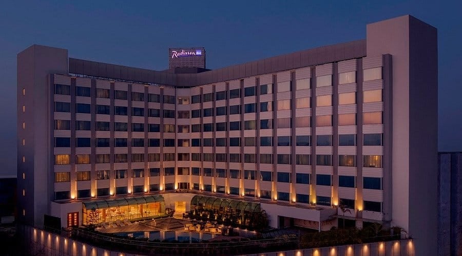 रांची के फाइव स्टार होटल रेडिसन ब्लू में पुलिस की रेड, 9 जुआरियों को लिया हिरासत में