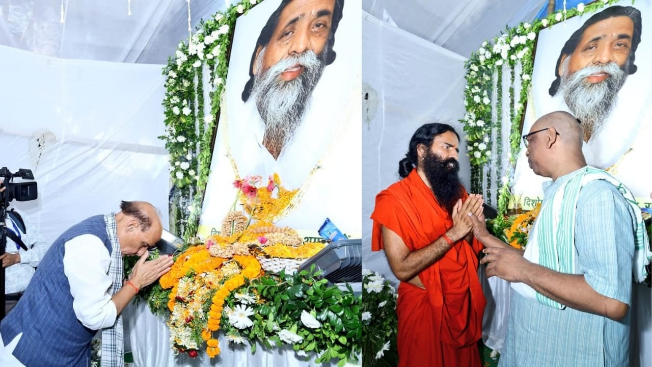 रक्षा मंत्री राजनाथ सिंह और योग गुरु बाबा रामदेव पहुंचे नेमरा, शिबू सोरेन के संस्कार भोज में हुए शामिल,देखिए ये ख़ास तस्वीर