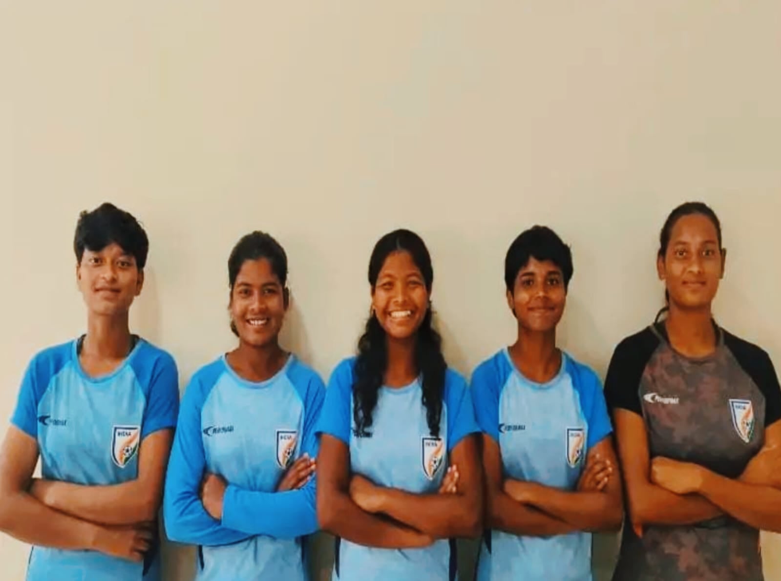 भूटान में चमकेगा झारखंड का सितारा: SAFF U-17 फुटबॉल टीम में शामिल हुईं सात बेटियां, विदेश में दिखायेंगी अपना जलवा