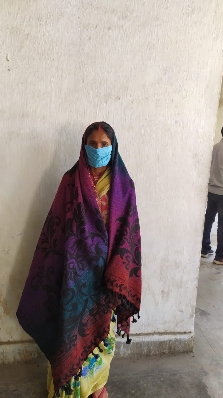 लेवी की रकम के साथ महिला माओवादी गिरफ्तार, पति फरार