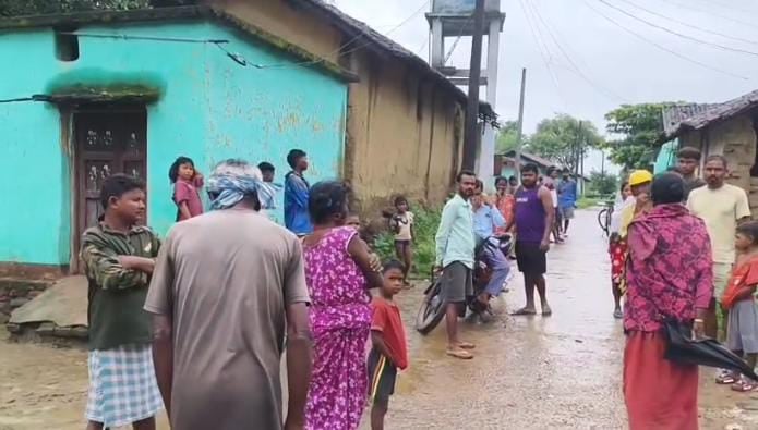 BREAKING: सरायकेला कोल शिमला में बारिश का कहर, मकान के मलबे में दबकर एक बच्चे की मौत, 3 लोग घायल