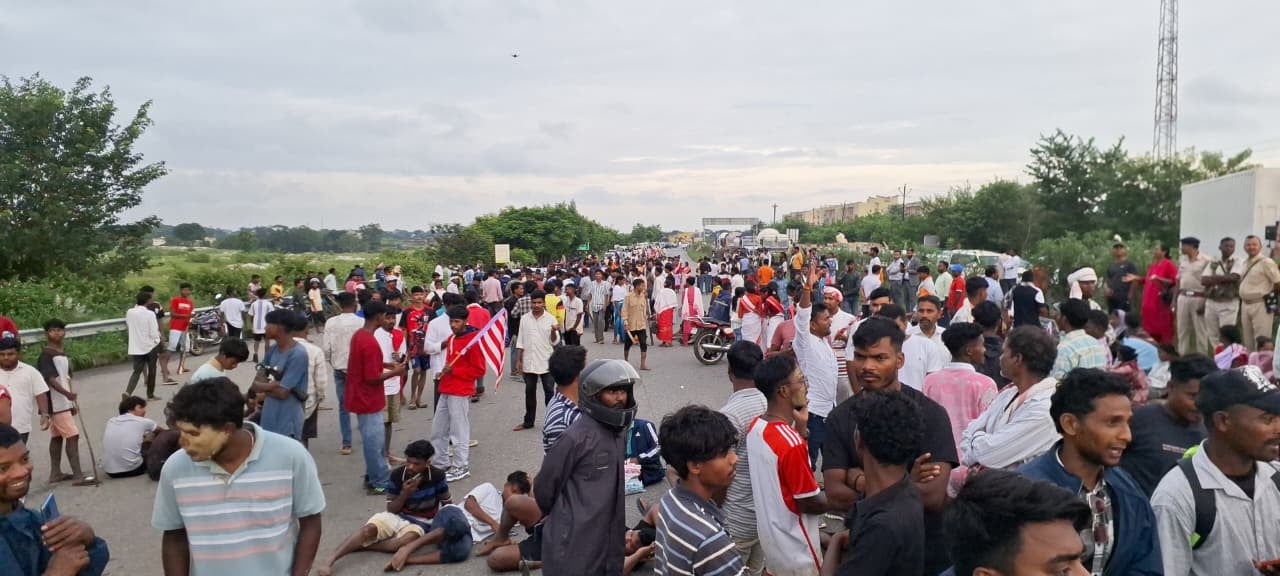 RIMS2 विवाद: जमकर हुआ बवाल, DSP, ADM समेत  कई जवान घायल