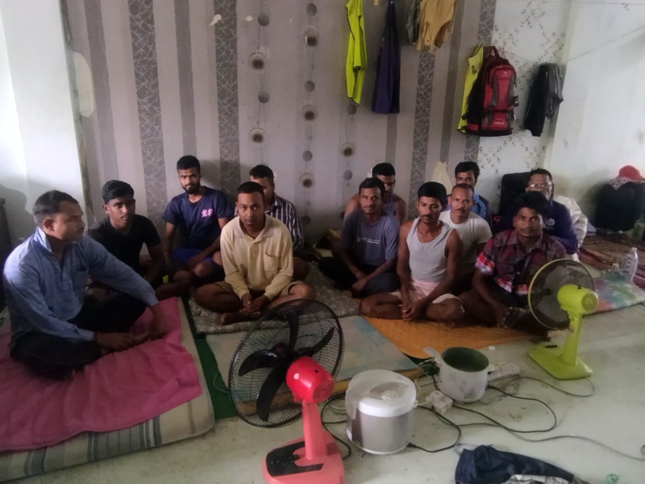 मलेशिया में फंसे झारखण्ड के 30 मज़दूर, चार माह से वेतन नहीं मिलने से दाने-दाने के लिए हुए मोहताज