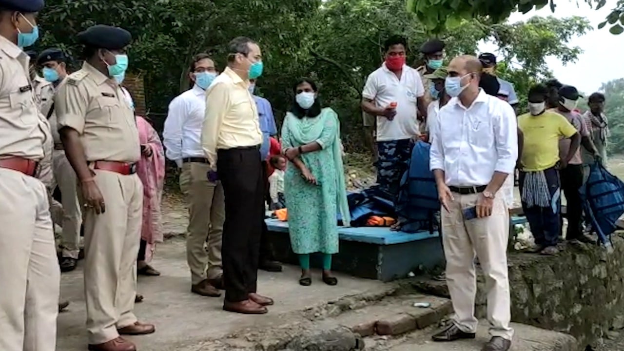 झारखंड सरकार के पर्यटन सचिव पहुंचे मैथन, लिया मैथन डैम का जायजा