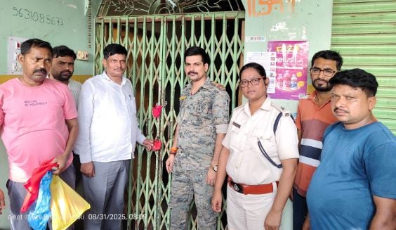 पलामू में झोलाछाप डॉक्टर की लापरवाही से महिला की मौत, परिजनों ने किया सड़क जाम, जांच में सील टूटा क्लिनिक भी मिला