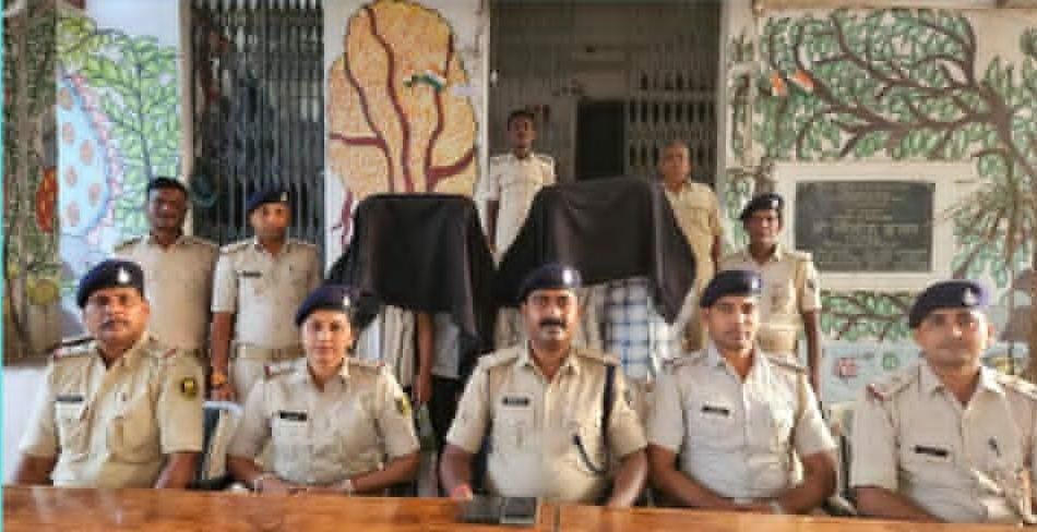 BIHAR:जमुई में अवैध वसूली गिरोह का पर्दाफाश, एक नाबलिग समेत 4 गिरफ़्तार