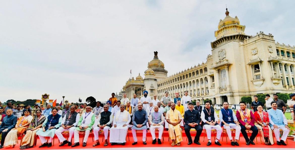 झारखंड विधानसभा अध्यक्ष पहुंचे बेंगलुरु,11वां राष्ट्रमंडल संसदीय संघ सम्मेलन में होंगे शामिल