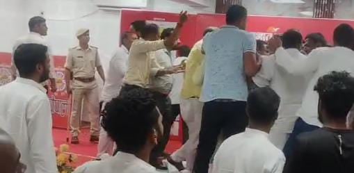 बाप-दादा पर मत आइए कुछ भी हो जाएगा.....Ex MP के यह कहते ही हो गया बड़ा कांड, जानें पूरा मामला