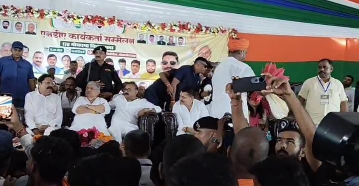 एनडीए में सब ठीक है ना ! आखिर क्यों एनडीए सम्मेलन के मंच से गायब दिखे ये चेहरे