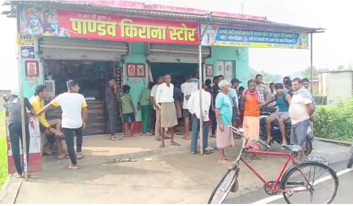 चोरों ने किराना दुकान में किया हाथ साफ, नगदी सहित खाने-पीने और कॉस्मेटिक सामान चुराकर हुए फरार