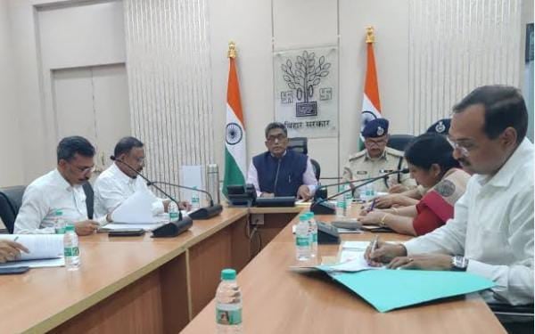 मुख्य सचिव ने दुर्गा पूजा के मद्देनज़र कानून व्यवस्था को लेकर की उच्च स्तरीय बैठक,अधिकारियों को दिए आवश्यक दिशा-निर्देश