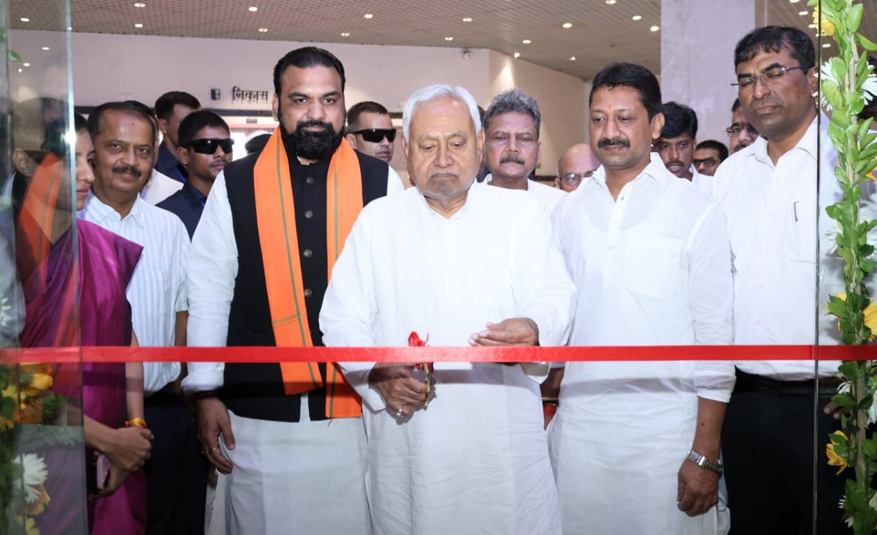 नीतीश कुमार ने तारामंडल में किया वर्चुअल रियलिटी थिएटर का उद्घाटन,कई महत्वाकांक्षी परियोजनाओं की भी शुरुआत