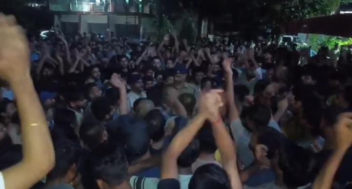 नालंदा में छात्रा की मौत पर बरपा हंगामा, इंजीनियरिंग कॉलेज के छात्र-छात्राओं ने जमकर काटा बवाल