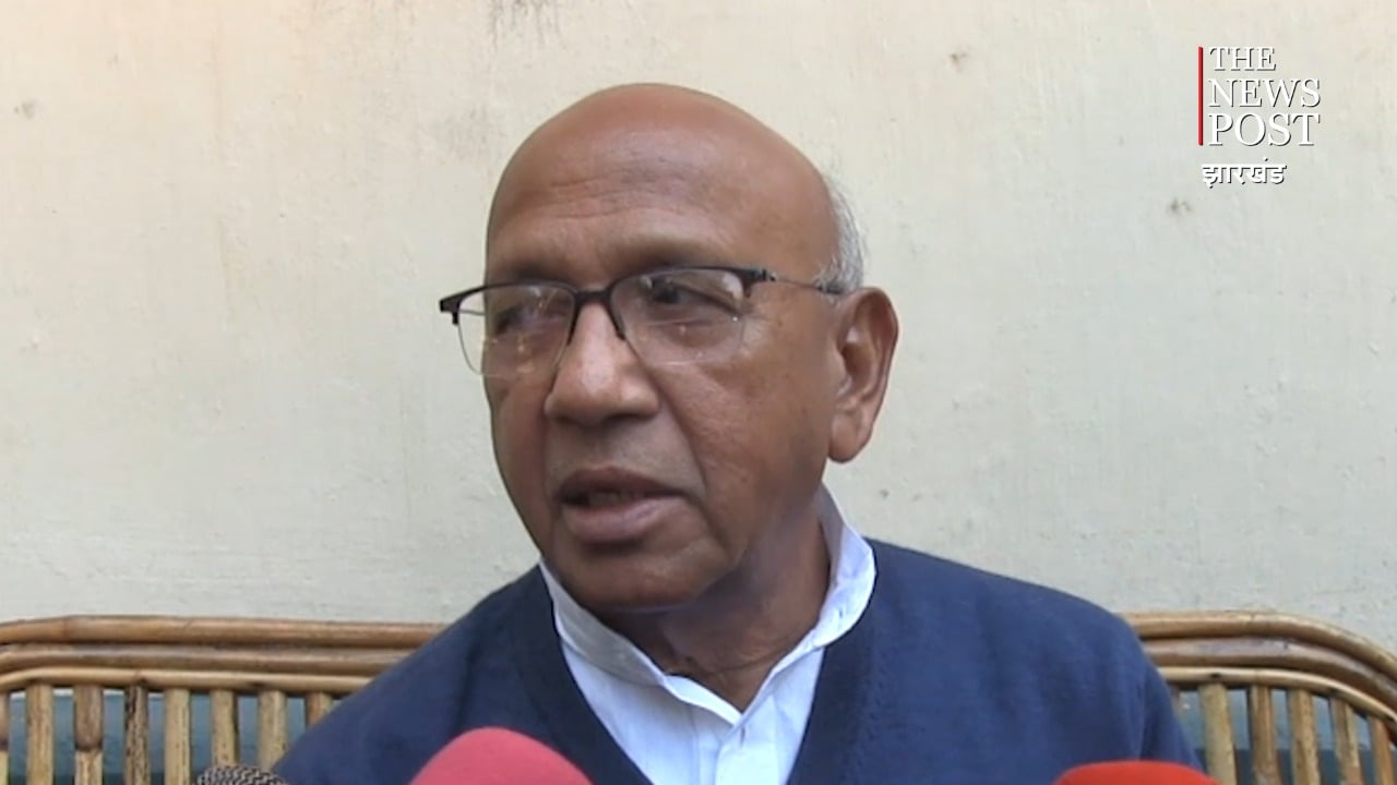 सरयू राय लिखित 'तिजोरी की चोरी' का विमोचन, किताब में टॉफी-टीशर्ट से सुनिधि चौहान तक की दास्तां