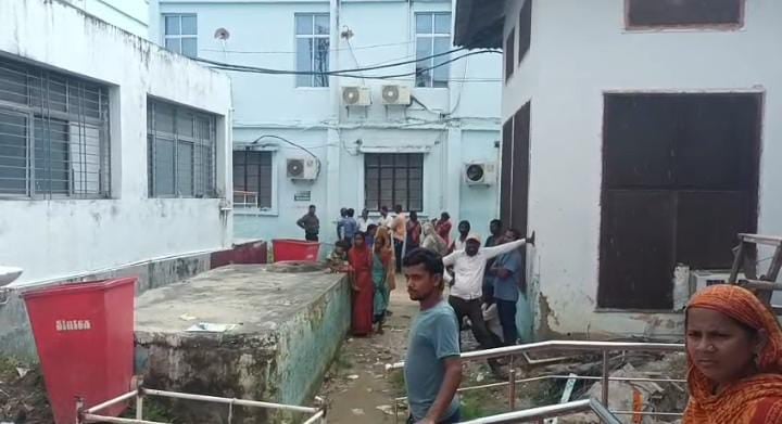 घरेलू विवाद का ख़ौफ़नाक अन्त! पत्नी की हत्या कर पति ने खाया जहर,पढ़े कहां का है मामला