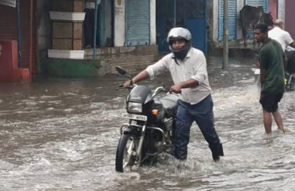 Weather Alert:अगले 4 दिन तक झारखंड में होगी लगातार बारिश, इन 12 जिलों में लोग आज रहें सावधान, पढ़े IMD का अपडेट