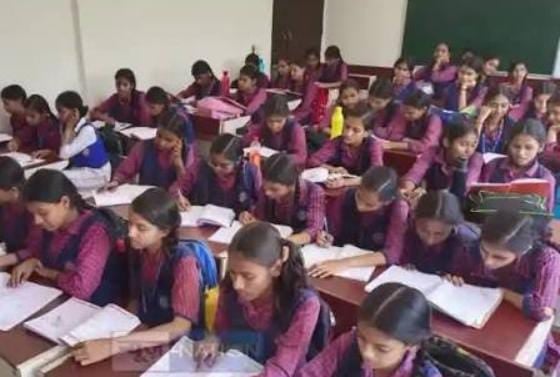 बिहार के स्कूली बच्चों की बल्ले-बल्ले ! नीतीश कुमार ने कक्षा एक से दसवीं तक के बच्चों की छात्रवृति कर दी दुगुनी