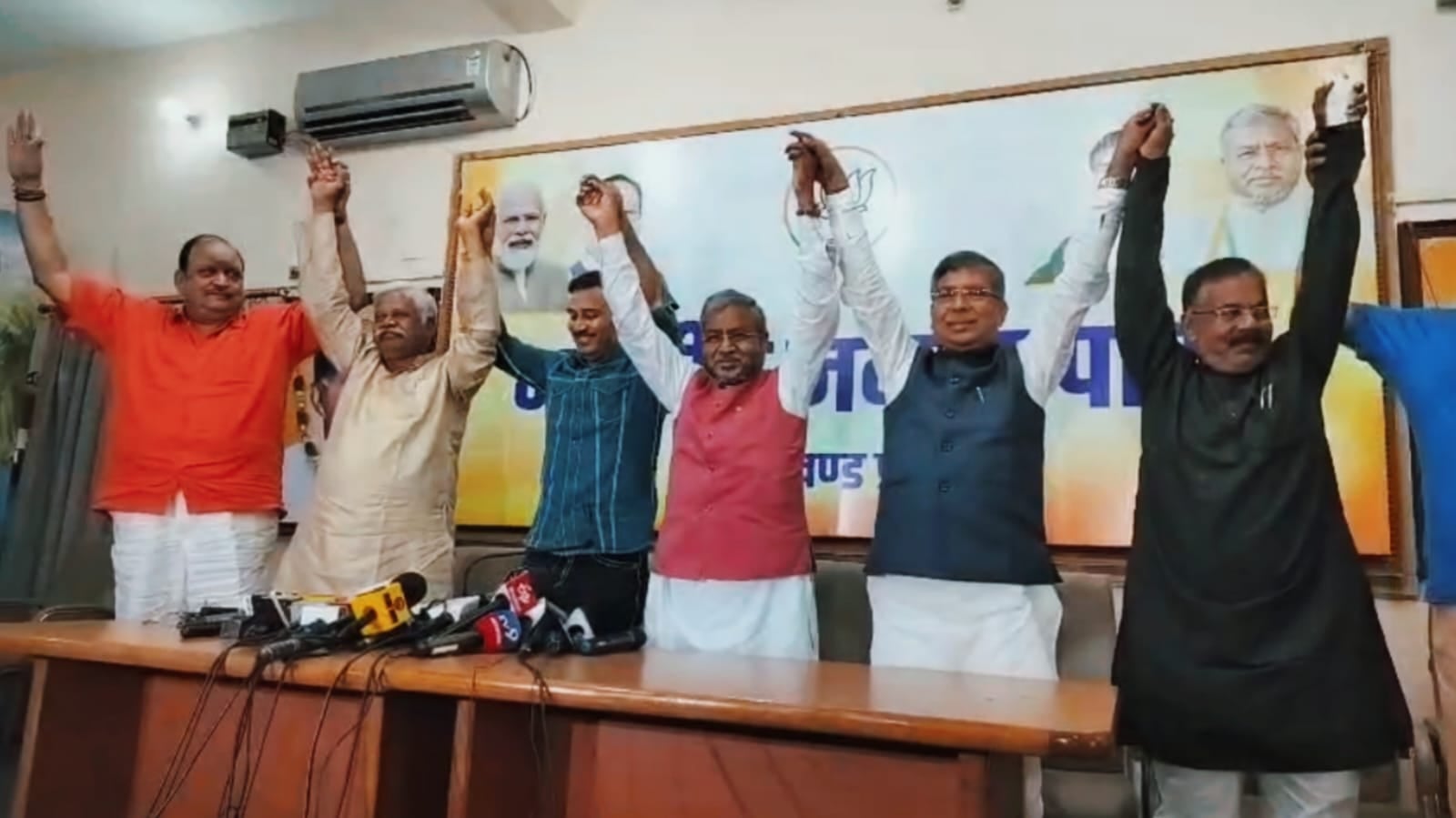 घाटशिला उपचुनाव: एनडीए की बड़ी बैठक में तय हुई रणनीति, मरांडी बोले – झारखंड को माफिया राज से मुक्त कराना है