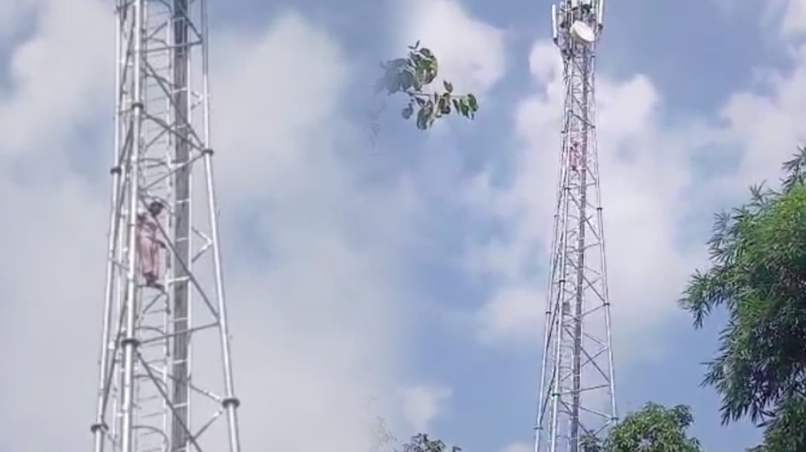 हाई वोल्टेज ड्रामा : डांट पड़ी तो बिटिया चढ़ गई मोबाइल टावर पर! पिता से नाराज़ किशोरी को पुलिस ने समझा-बुझाकर उतारा