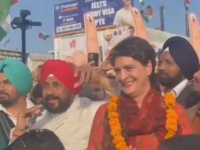 बोले चन्नी,  यूपी और बिहार के भैया को पंजाब में प्रवेश न करने दें, ताली बजायीं प्रियंका