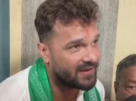 छपरा में खेसारी लाल के नामांकन में उमड़ा जनसैलाब, प्रशासन की तैयारियां हुई फेल