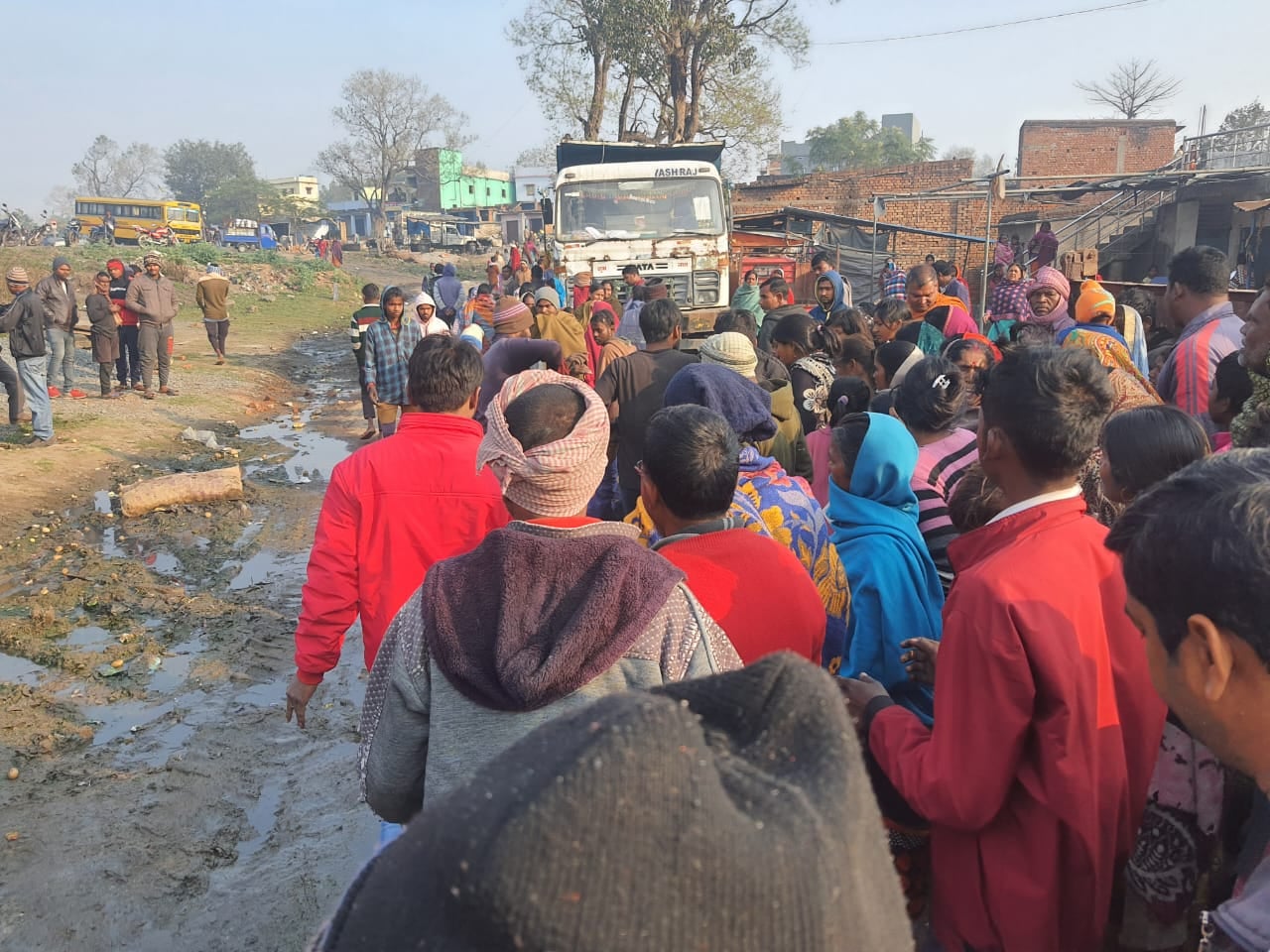 रामगढ़ में सड़क हादसे में एक छात्र की मौत, एक घायल