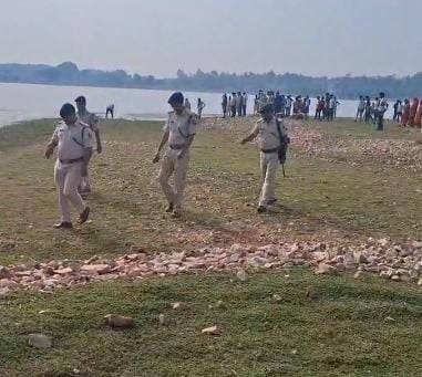 डैम में प्लास्टिक के बोरे से मिला महिला का सड़ा-गला शव, इलाके में मचा हड़कंप