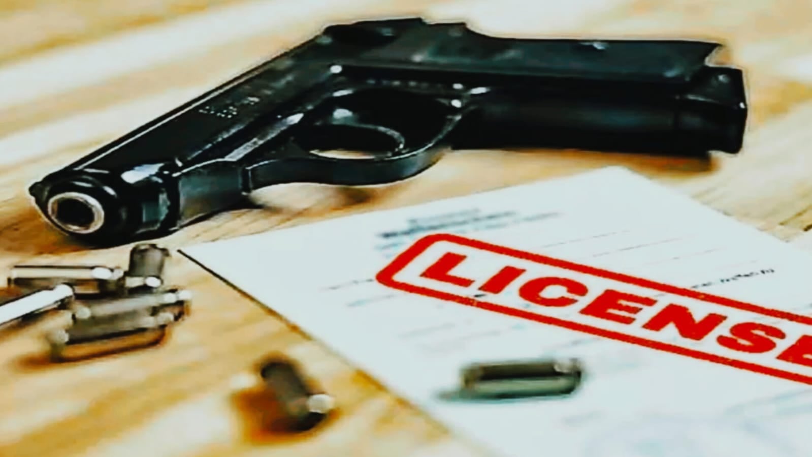 घाटशिला उपचुनाव से पहले प्रशासन सख्त: 28 अक्टूबर तक जमा करने होंगे सभी लाइसेंसी हथियार, वरना होगी कड़ी कार्रवाई