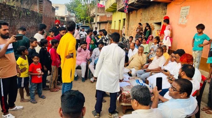धनबाद में कांग्रेस जिला अध्यक्ष का विवाद : विक्षुब्ध समांनातर कार्यक्रम कर कुछ इस प्रकार  दे रहे चुनौती !