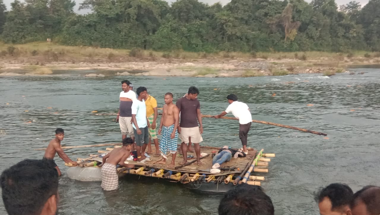 BREAKING: चांडिल छठ घाट हादसा अपडेट, स्थानीय गोताखोरों ने ढूंढ निकाला तीसरा शव, पढ़ें कैसे हुआ था हादसा