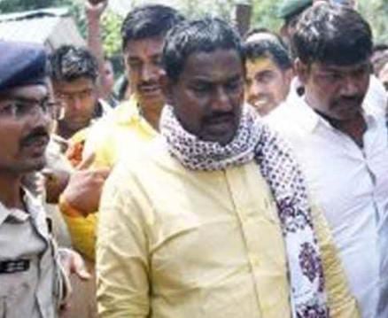 बड़ी खबर: चुनाव से पहले राजद विधायक रीतलाल यादव के घर पर पुलिस की छापेमारी, नगद के साथ कई दस्तावेज बरामद