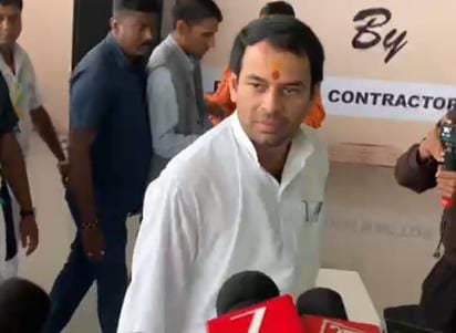 कौन सा रोजगार देंगे नाचने वाला? तेज प्रताप यादव का खेसारी लाल पर तंज